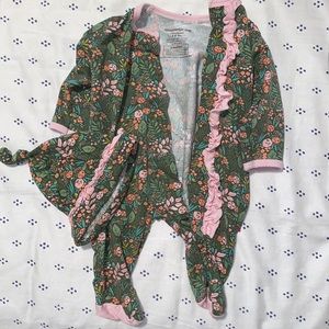 Magnetic Me Newborn Footies + Hat